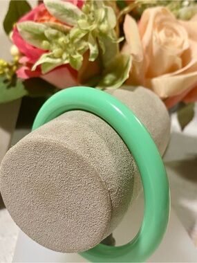 1970 Mint Green Women’s Lucite Bangle Bracelet - Avon